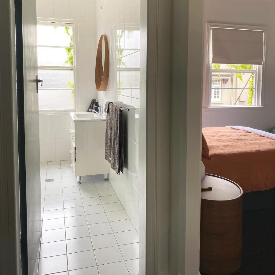 Blues Point Hotel Sydney Bagian luar foto