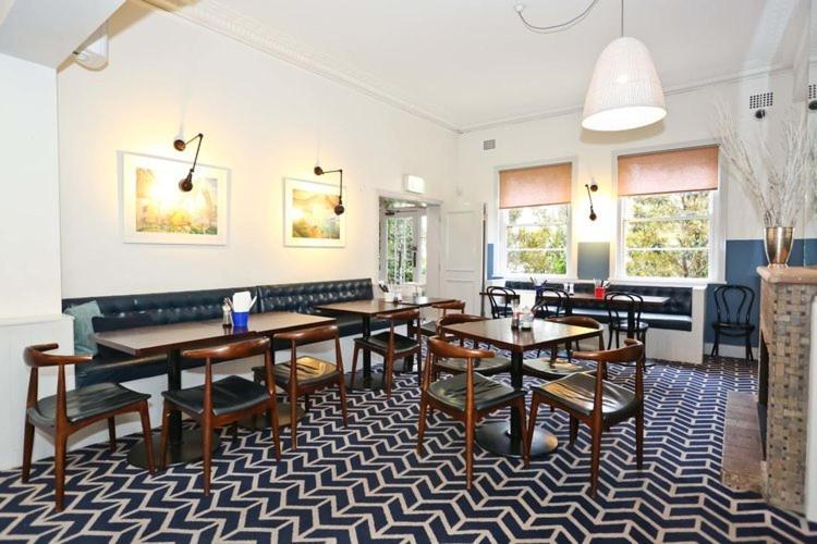Blues Point Hotel Sydney Bagian luar foto